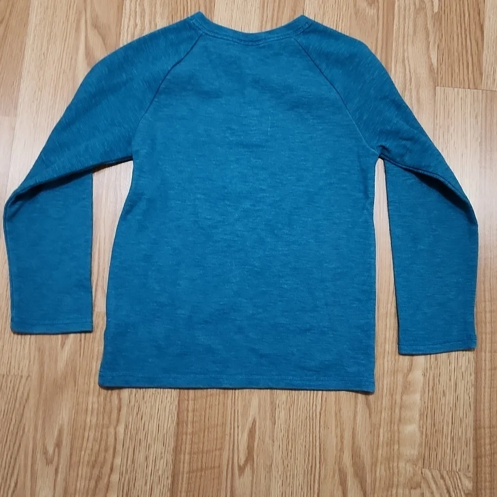 2 Boys Teal and Gray Long Sleeve Tees with Graphic Design Size M 8/10